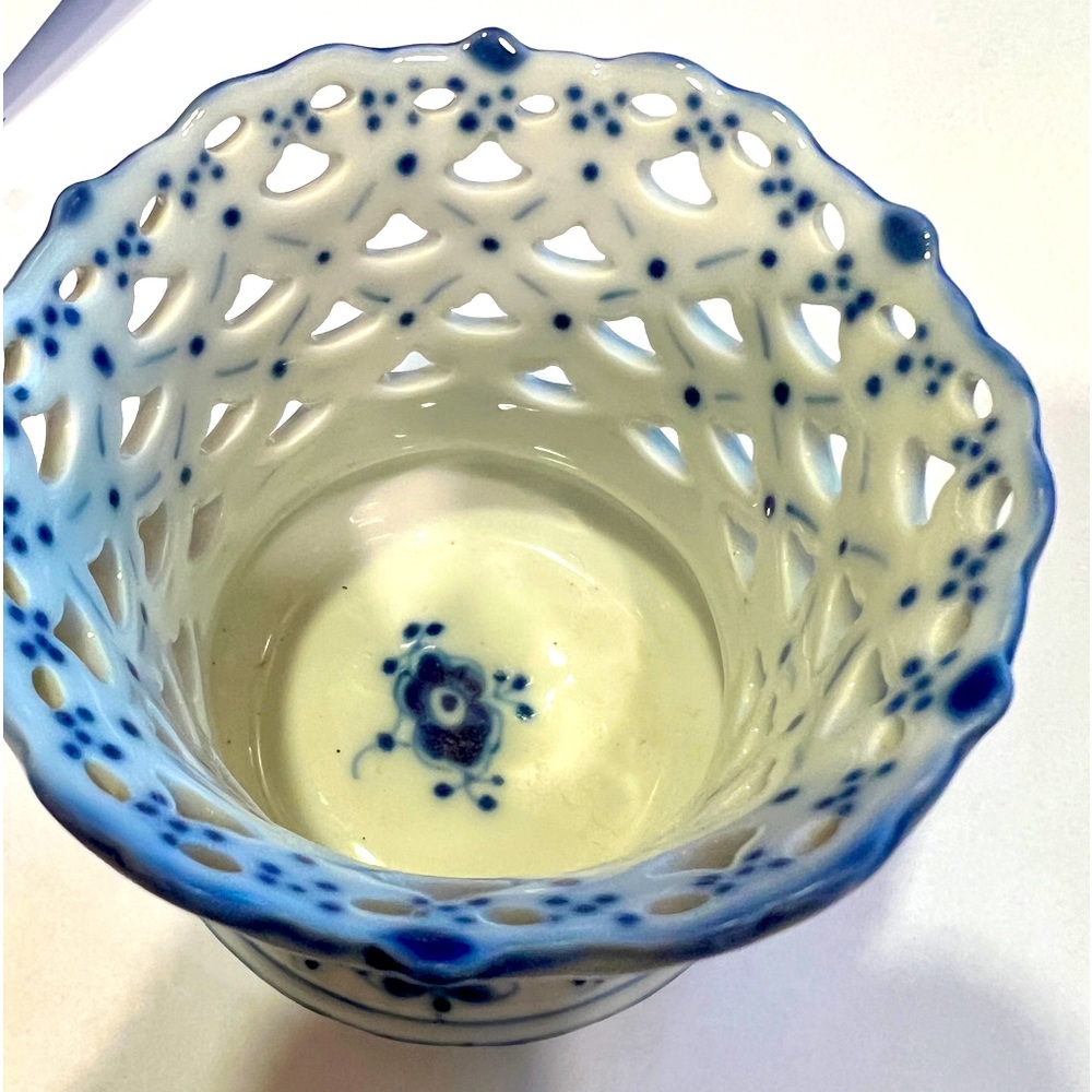 Blue full lace jar by ROYAL COPENHAGEN